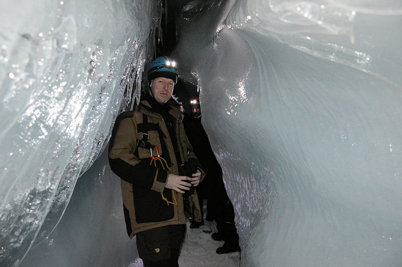 37 Tomas in icecave
