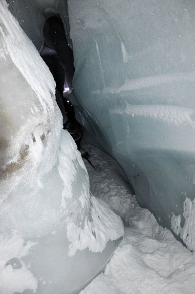 39 Icecave claustrophobia 3