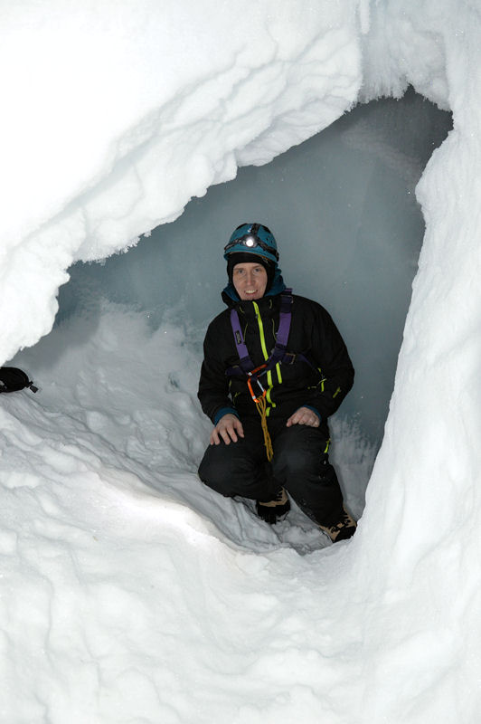 52 Winge in icecave end of road