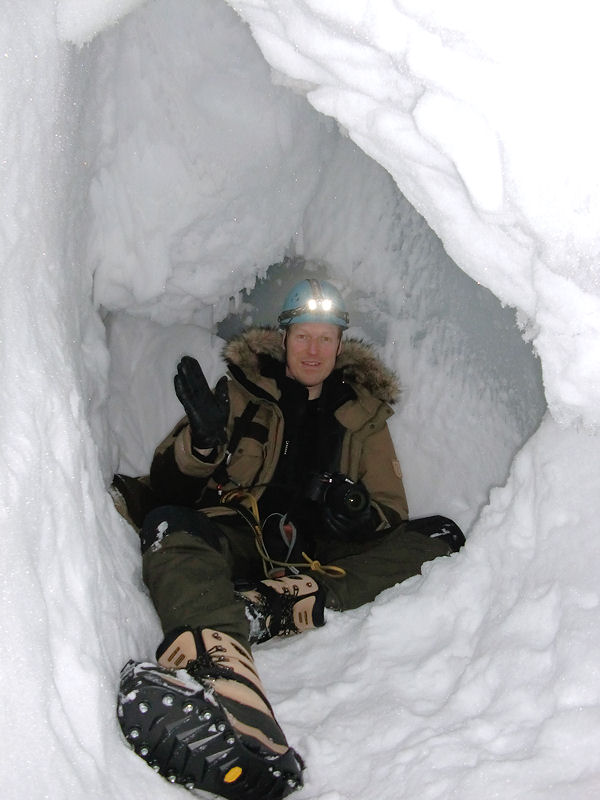Winge photo Tomas in Ice cave 1