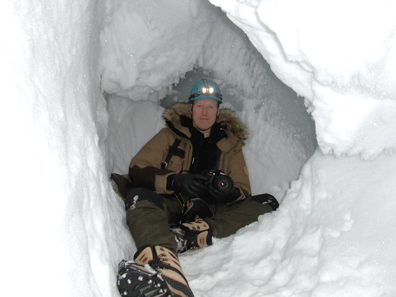 Winge photo Tomas in Ice cave 2