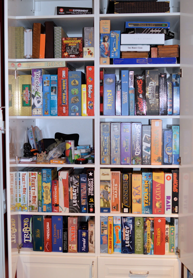 board game cupboard 800